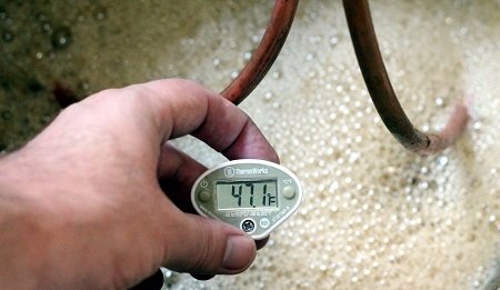 Як правильно гнати самогон в домашніх умовах: відео рецепт з сухопарником і дефлегматором Як правильно гнати самогон в домашніх умовах: відео рецепт з сухопарником і дефлегматором