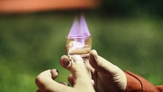 Як правильно гнати самогон в домашніх умовах: відео рецепт з сухопарником і дефлегматором Як правильно гнати самогон в домашніх умовах: відео рецепт з сухопарником і дефлегматором