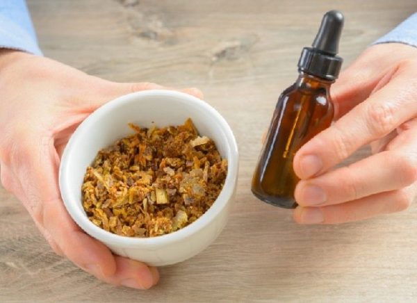 Як приготувати настоянку прополісу: робимо лікарський засіб в домашніх умовах на спирту