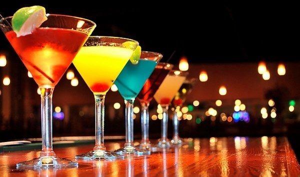 Мартіні Бянко: як і з чим правильно пити італійський вермут, рецепти приготування коктейлів, до складу яких входить цей алкогольний інгредієнт