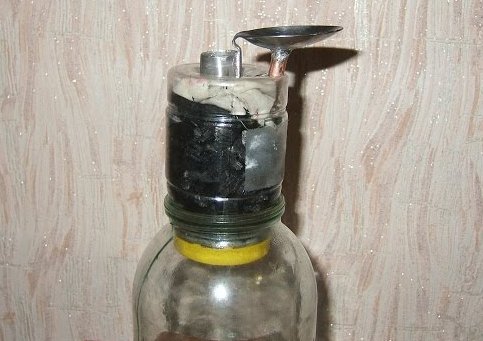 Очищення самогону активованим вугіллям в таблетках з аптеки: пропорції і покрокова інструкція Очищення самогону активованим вугіллям в таблетках з аптеки: пропорції і покрокова інструкція