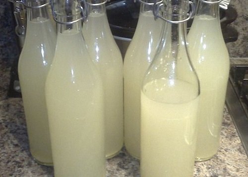 Очищення самогону молоком в домашніх умовах: користь і шкода, відео інструкція по видаленню сивушних масел і запаху