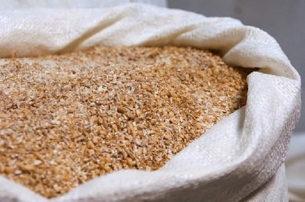 Полугар: що це за напій і як приготувати хлібне вино в домашніх умовах, використовуючи традиційний рецепт, правила вживання солодового дистиляту Полугар: що це за напій і як приготувати хлібне вино в домашніх умовах, використовуючи традиційний рецепт, правила вживання солодового дистиляту