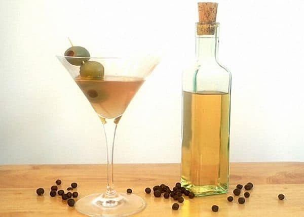 Рецепти джина в домашніх умовах: як зробити з самогону, з чим потрібно пити, коктейлі на основі цього міцного алкогольного напою