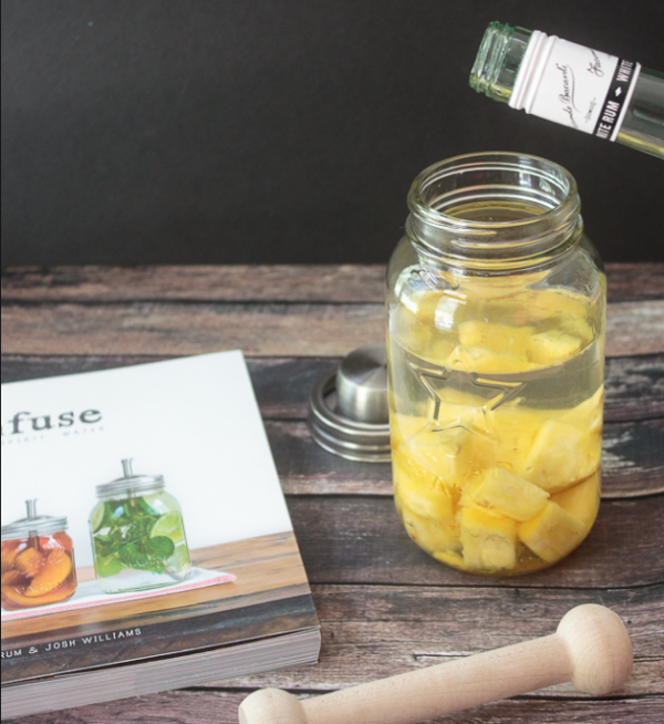 Рецепти рома в домашніх умовах з самогону: переваги і недоліки, способи приготування імітованого напою, схожого за смаком і запахом на оригінал