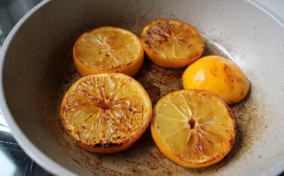 З чим пити коньяк: як правильно вживати в чистому вигляді і з чим змішувати цей напій, температура подачі, посуд і відповідна закуска З чим пити коньяк: як правильно вживати в чистому вигляді і з чим змішувати цей напій, температура подачі, посуд і відповідна закуска