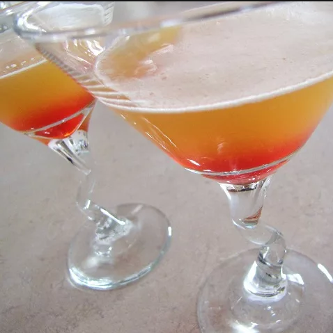 З чим пити коньяк: як правильно вживати в чистому вигляді і з чим змішувати цей напій, температура подачі, посуд і відповідна закуска З чим пити коньяк: як правильно вживати в чистому вигляді і з чим змішувати цей напій, температура подачі, посуд і відповідна закуска