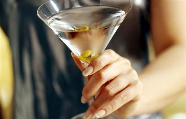 З чим пити вермут: як правильно вживати і з чим змішувати солодкий винний напій Бянко, Деласи та інші види