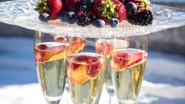 Шампанське Фраголіно (Fragolino): опис і особливості полуничного і суничного італійського вина, культура його споживання