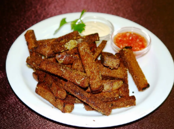 Сухарики до пива: найкращі рецепти приготування в духовці, мікрохвильовій печі, мультиварці, як зробити традиційну хлібну закуску в домашніх умовах