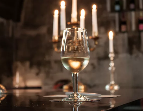 Вино Шаблі: види, ціна за пляшку, як пити і подавати напій Сhablis, історія створення