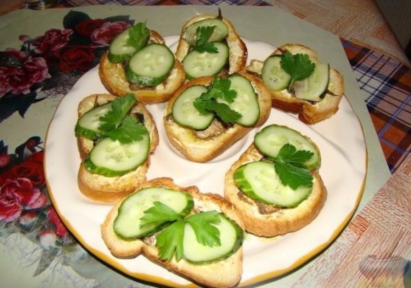 Закуски до пива в домашніх умовах: що приготувати своїми руками   бутерброди або пивну тарілку, кращі дешеві снеки Закуски до пива в домашніх умовах: що приготувати своїми руками   бутерброди або пивну тарілку, кращі дешеві снеки