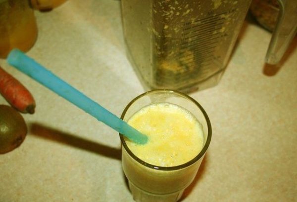 Готовність до браги перегонці: як визначити скільки вона повинна стояти, якщо зроблена з цукру і дріжджів або інших інгредієнтів