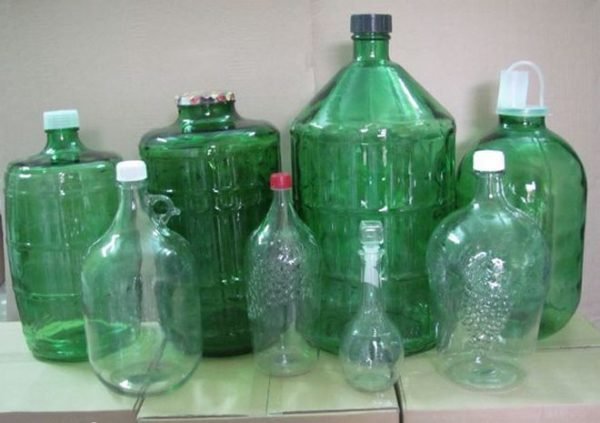 Ємності для бродіння браги: як вибрати бродильну тару з гідрозатворів і без нього?