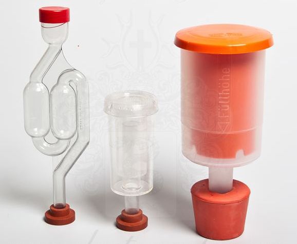 Ємності для бродіння браги: як вибрати бродильну тару з гідрозатворів і без нього?