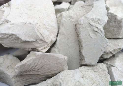 Освітлення браги бентонітом перед перегонкою: як правильно використовувати і навіщо це робити