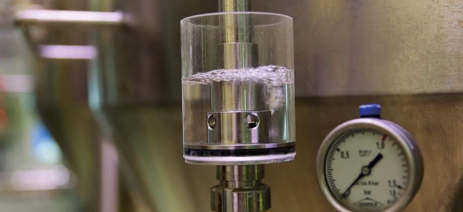 Скільки блукає брага на цукрі і дріжджах (самогону): на спиртових, хлібопекарських, диких і на пшениці