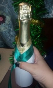 Декупаж пляшок на Новий рік. Прикраса келихів шампанського