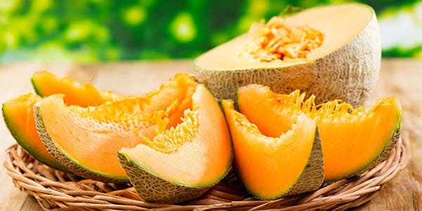 Диня фрукт або ягоду, користь і шкоду для організму