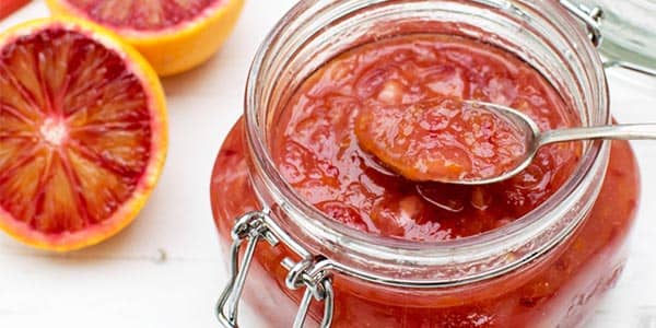 Кривавий апельсин, сицилійський фрукт з червоною мякоттю гібрид чого