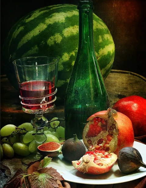 З чим пють вино: правила вживання червоного, білого, рожевого, ігристого і гранатового алкогольних напоїв