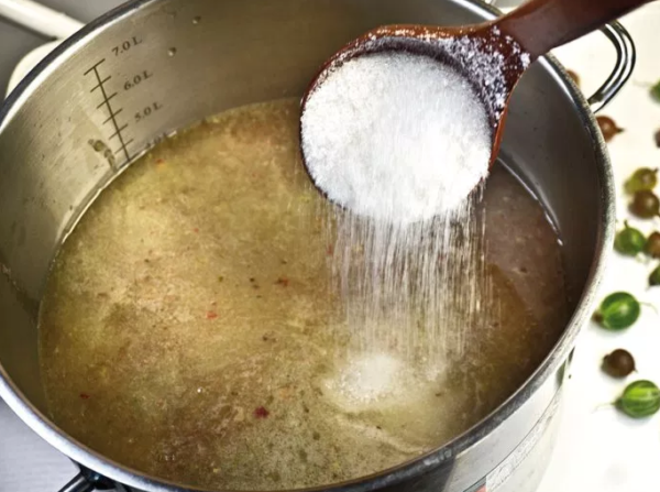 Вино з агрусу в домашніх умовах простий рецепт: найкращі способи приготування   класичний, зеленої, червоної, чорної ягоди