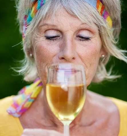 Вино з ранеток: прості й оригінальні рецепти приготування в домашніх умовах