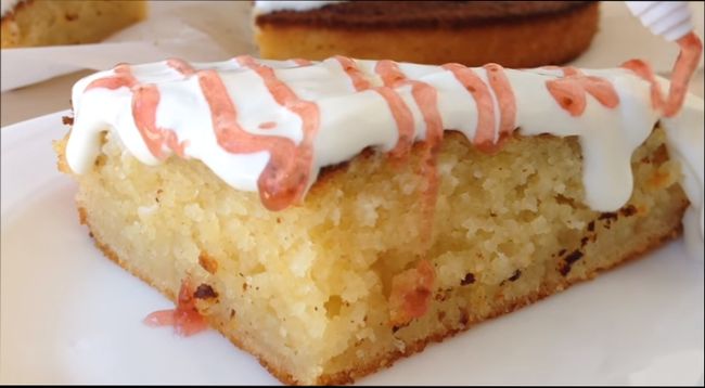 Манник на кефірі — найсмачніші рецепти класичного лепешняку з кефіром