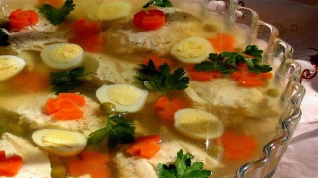 Як приготувати холодець із риби з желатином до святкового столу — найкращі рецепти