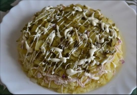 Салат з курки з огірком. Рецепти салату з куркою — солоними і свіжими огірками Салат з курки з огірком. Рецепти салату з куркою — солоними і свіжими огірками