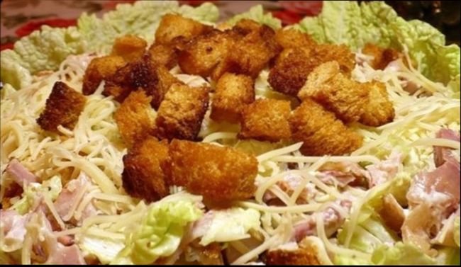 Салат з курки з огірком. Рецепти салату з куркою — солоними і свіжими огірками Салат з курки з огірком. Рецепти салату з куркою — солоними і свіжими огірками