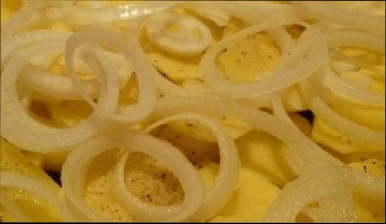 Мясо по французьки в духовці — класичні рецепти зі свинини з картоплею, сиром, грибами