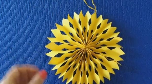 Обємні сніжинки з паперу своїми руками на Новий рік: красиві і оригінальні
