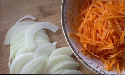 Салат з кальмарів з іншими морепродуктами і морквою по корейськи — смачні святкові салати Салат з кальмарів з іншими морепродуктами і морквою по корейськи — смачні святкові салати