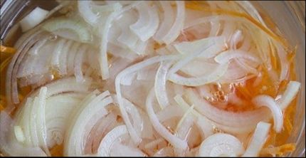 Салат з кальмарів з іншими морепродуктами і морквою по корейськи — смачні святкові салати Салат з кальмарів з іншими морепродуктами і морквою по корейськи — смачні святкові салати