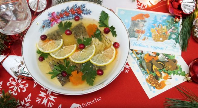 Як приготувати холодець із риби з желатином до святкового столу — найкращі рецепти