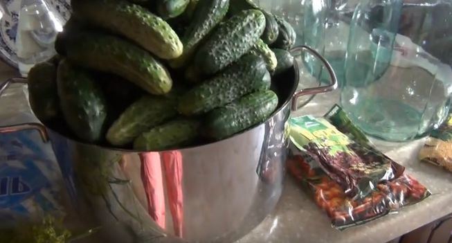 Хрусткі огірки мариновані – 6 кращих домашніх рецептів на зиму