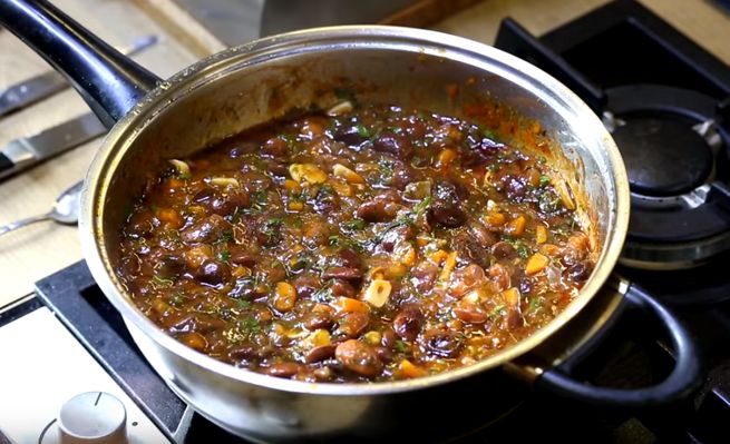 Квасоля на зиму в банках: рецепти консервування в домашніх умовах