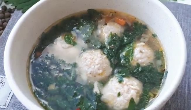 Літній суп з кропиви — 5 рецептів, як смачно приготувати страву Літній суп з кропиви — 5 рецептів, як смачно приготувати страву