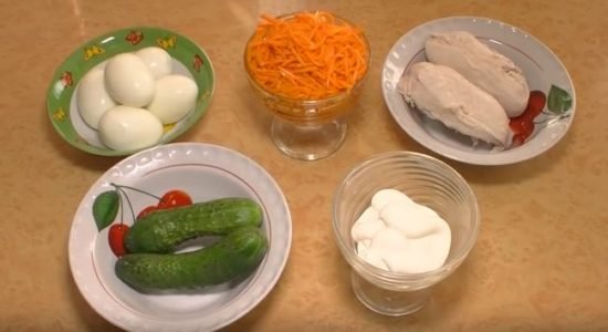 Салат з куркою і сиром. Домашні рецепти, як смачно приготувати салати з курки і сиру Салат з куркою і сиром. Домашні рецепти, як смачно приготувати салати з курки і сиру