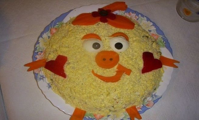 Салат у вигляді свині на Новий рік — кращі новорічні рецепти до нового року