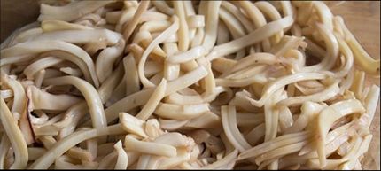 Салат з кальмарів з іншими морепродуктами і морквою по корейськи — смачні святкові салати Салат з кальмарів з іншими морепродуктами і морквою по корейськи — смачні святкові салати