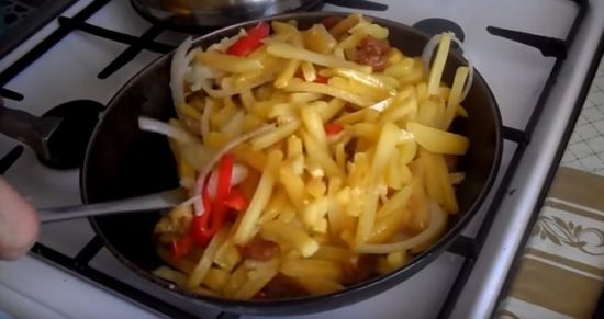 Смажена картопля з золотистою скоринкою на сковороді. Рецепти смачно пожареной картоплі Смажена картопля з золотистою скоринкою на сковороді. Рецепти смачно пожареной картоплі