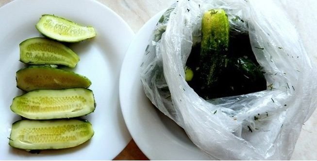 Малосольні огірки швидкого приготування в пакеті — хрусткі з часником