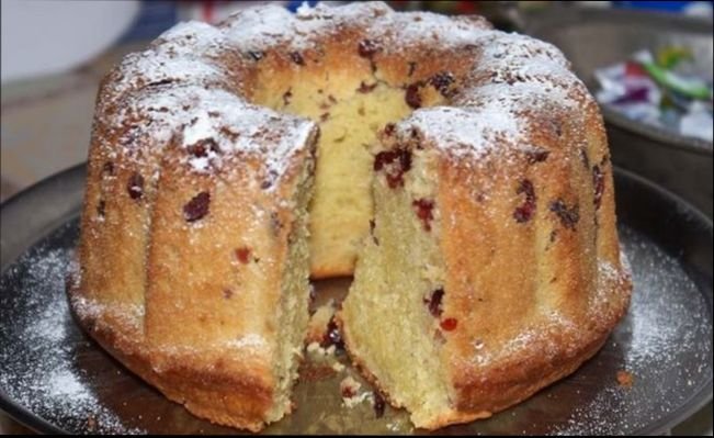 Рецепти випічки з родзинками — смачні кекси і паски, булочки і печиво