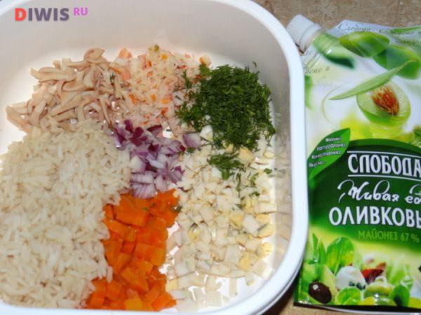 Новорічні салати, які сподобаються кожному: Що приготувати на Новий рік?