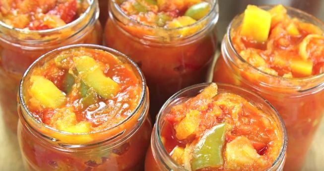 Лечо з кабачків – 6 найкращих рецептів домашньої закуски на зиму