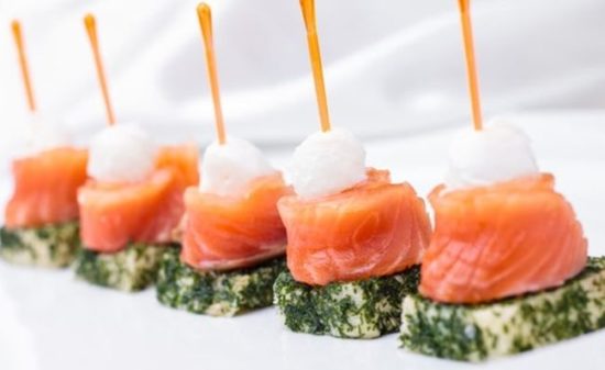 Канапе на шпажках — цікаві рецепти на святковий стіл новий рік