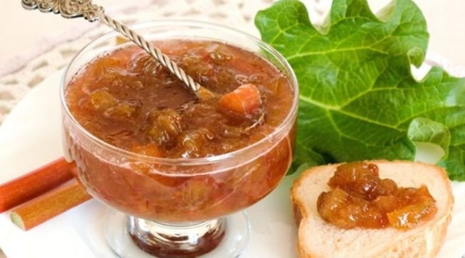 Варення з ревеню — класичний рецепт і приготування на зиму з добавками