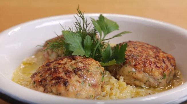 Смачні рибні котлети, приготовлені в духовці — 4 рецепта Смачні рибні котлети, приготовлені в духовці — 4 рецепта